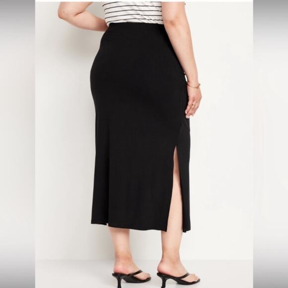 Old Navy black Ruched Maxi Skirt - Picture 4 of 12